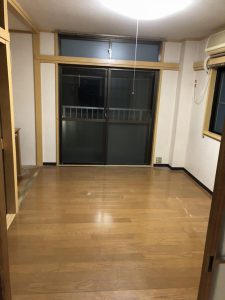 荷物片付け後の綺麗な部屋